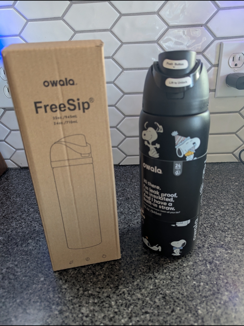 Owala Freesip Black Snoopy Water Bottle with Built-In Straw - Picture 2 of 4